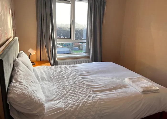 3 Bedroom House Near City Centre