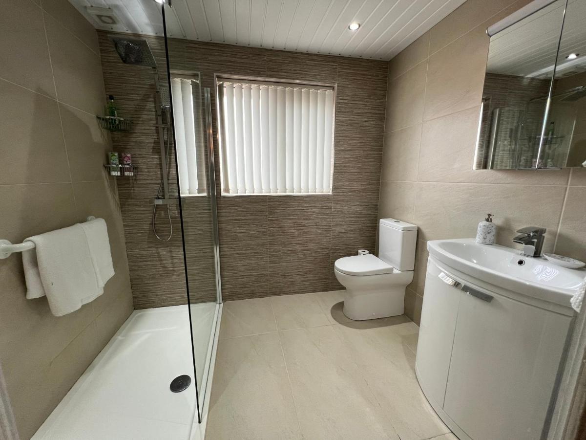 Дом отдыха 3 Bedroom House Near Centre Белфаст