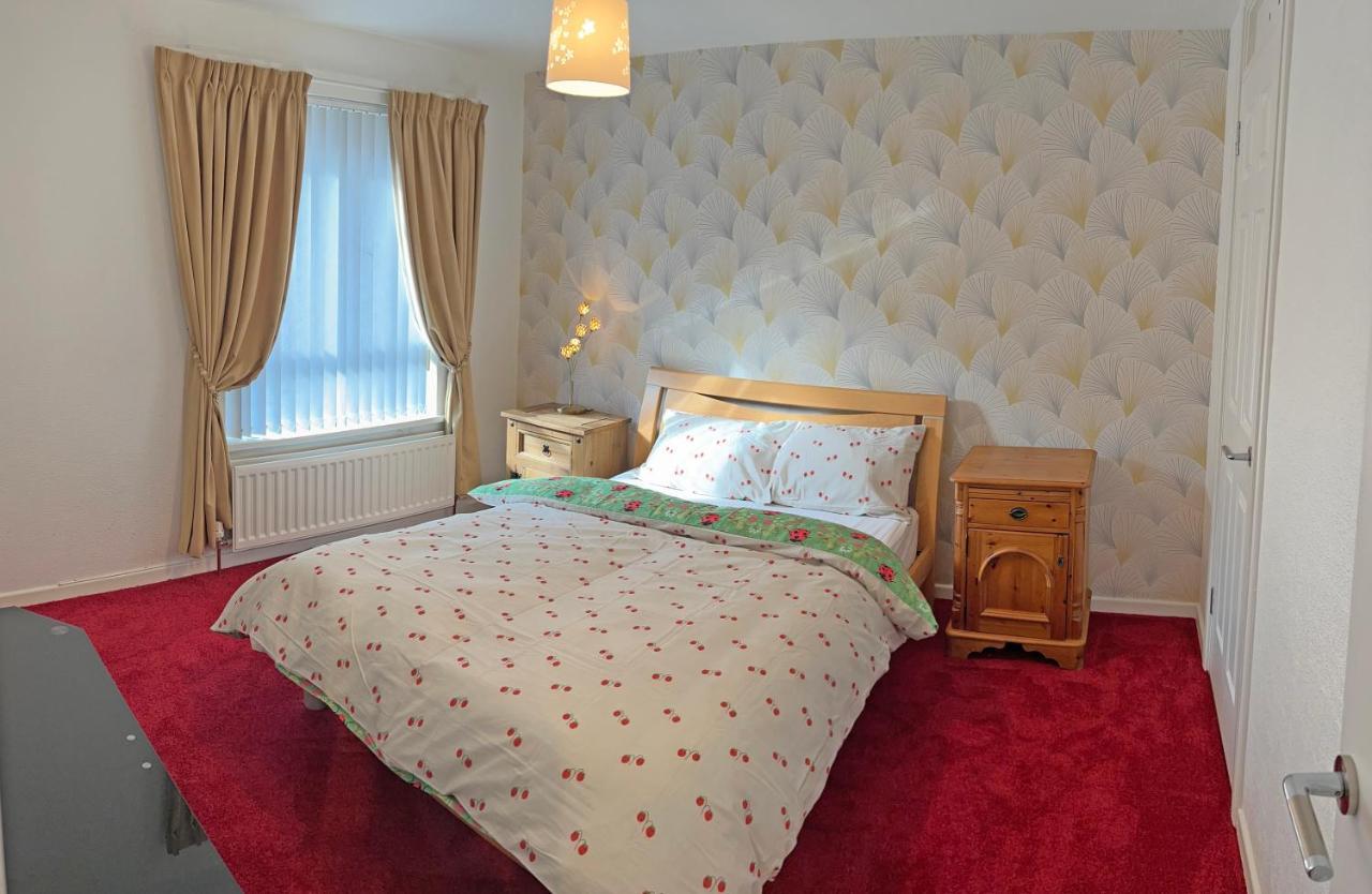 3 Bedroom House Near Centre Белфаст