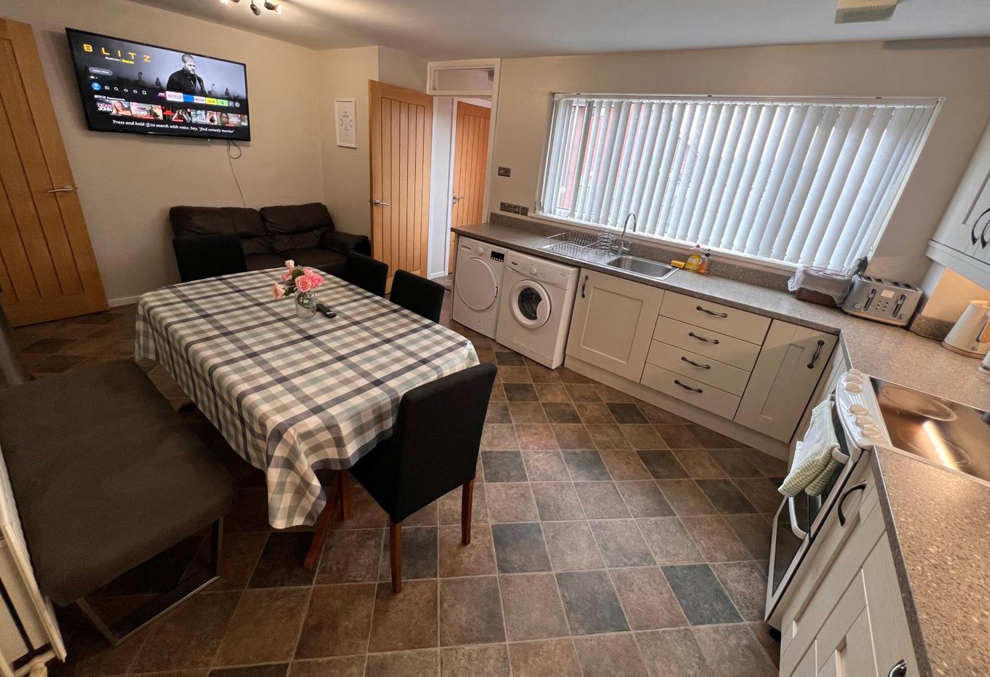 Дом отдыха 3 Bedroom House Near Centre *