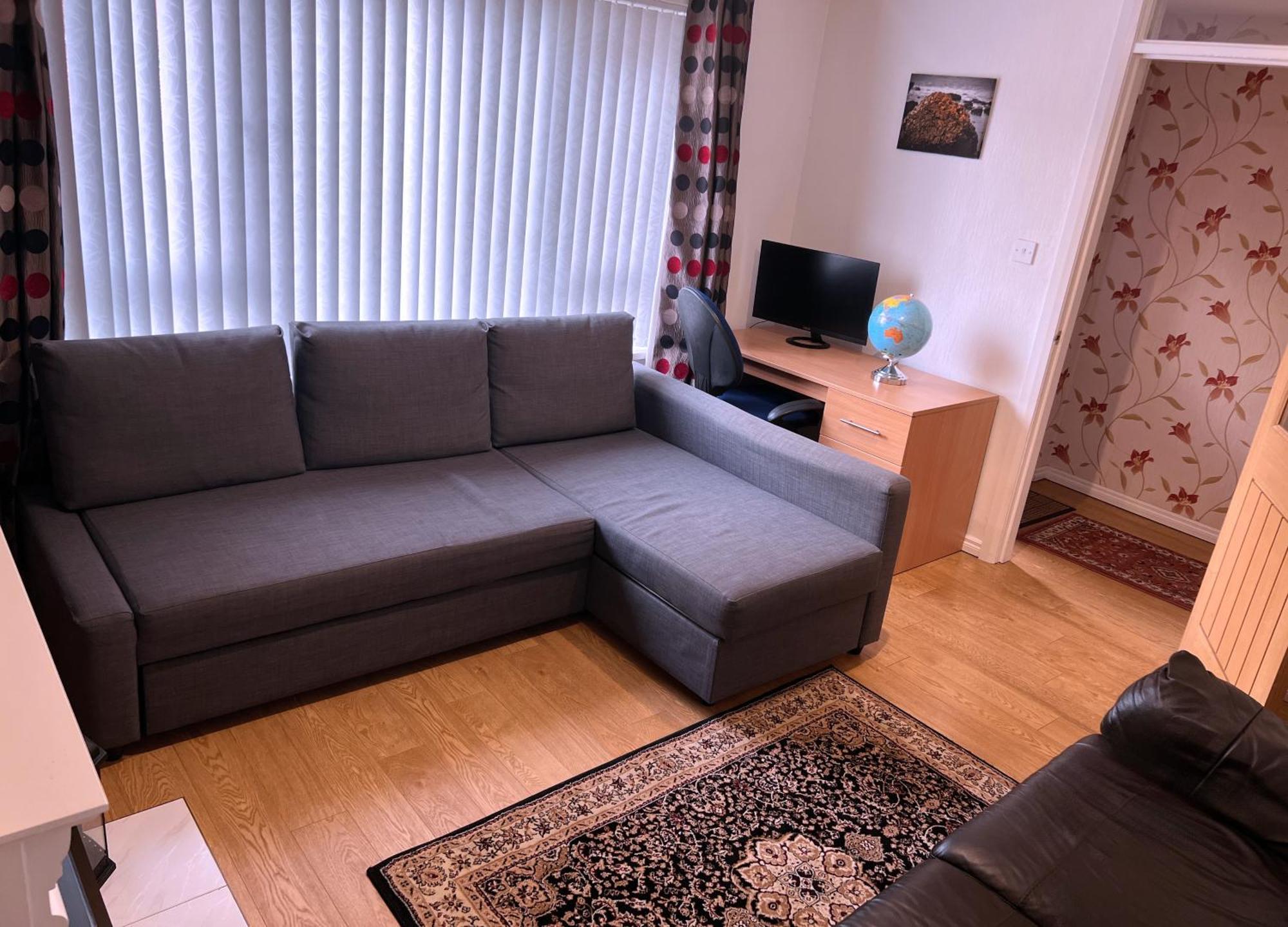 3 Bedroom House Near Centre Дом отдыха